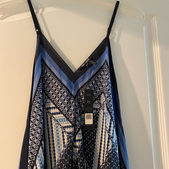 Handkerchief dress - Picture 2 of 6